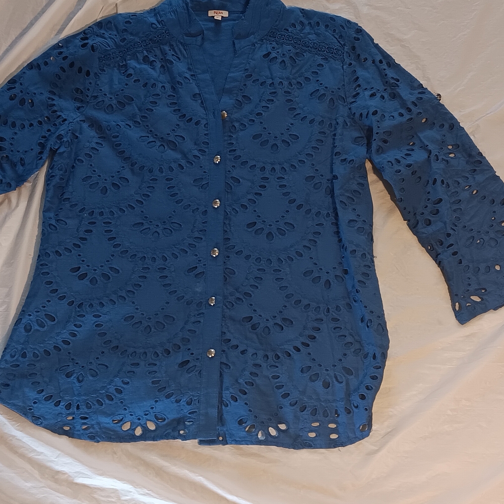 NEW Reba Royal Cotton Blue Eyelet Blouse, Med. - Picture 4 of 6